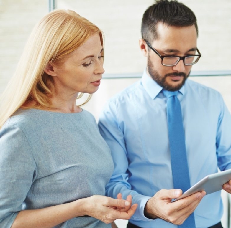 looking-through-data-P5HMMD4-783x774